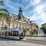 Les Lys Lumineux Elegant Raffine Tours